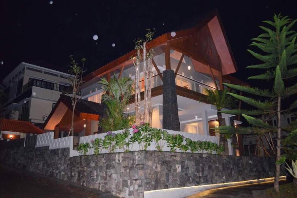 Villa Agro Kusuma Pinus R7 Batu  Exterior photo